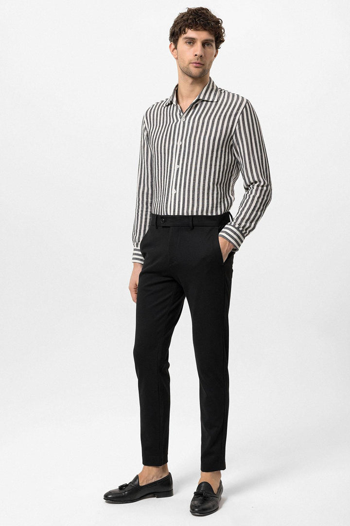 Men's Black High-Waisted Buckle Detail Relaxed Fit  Pants - Wessi