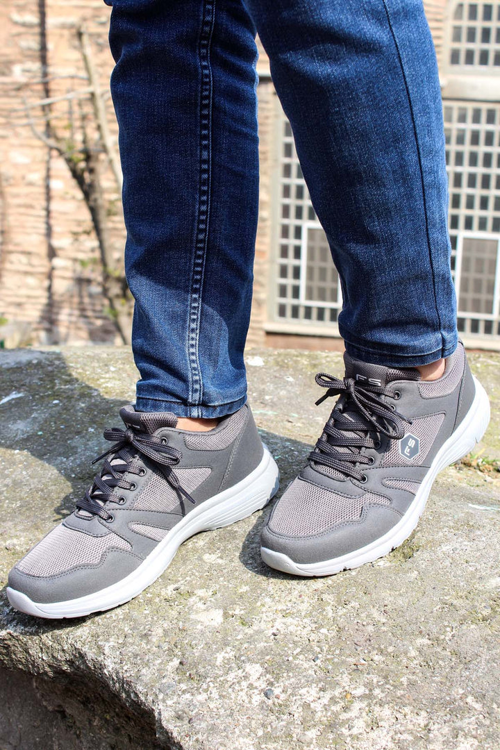 Sneakers da corsa in rete grigia da uomo - Wessi