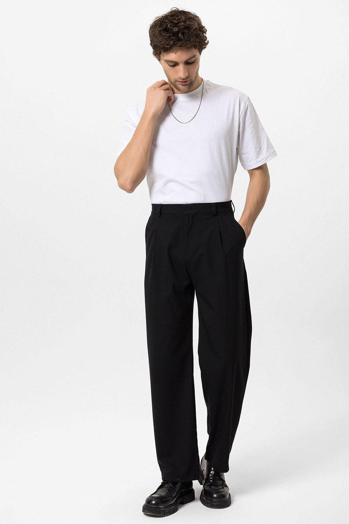 Men's Black High-Waisted Baggy  Pants - Wessi