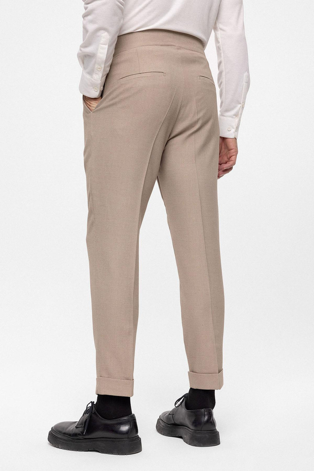 Pantalon Homme Beige Taille Haute (Boyfriend) En Tissu Plissé Avec Ceinture À Boucle - Wessi