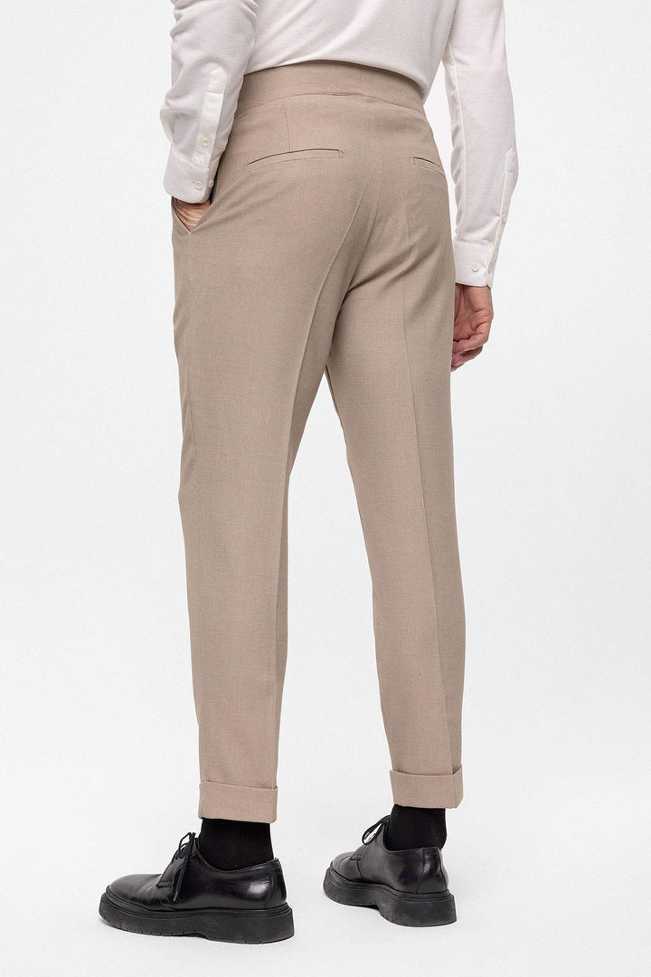 Pantalon Homme Beige Taille Haute (Boyfriend) En Tissu Plissé Avec Ceinture À Boucle - Wessi