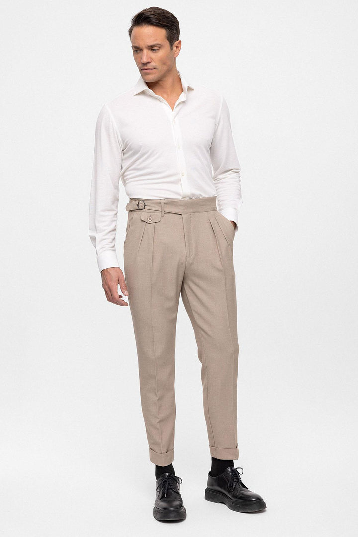 Pantalon Homme Beige Taille Haute (Boyfriend) En Tissu Plissé Avec Ceinture À Boucle - Wessi