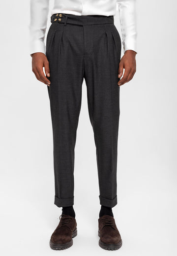 Pantalón de tela plisada con detalle de cinturón y hebilla lateral ahumado de cintura alta (Boyfriend) para hombre - Wessi