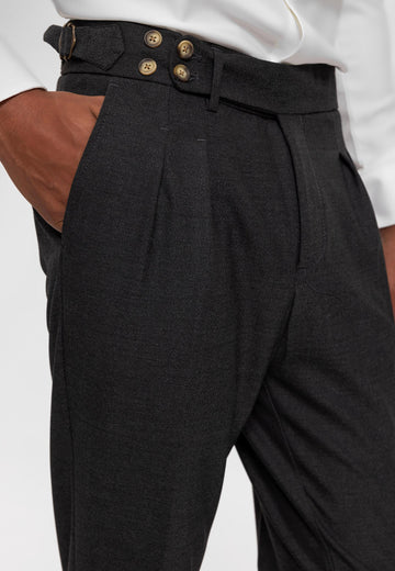 Pantalón de tela plisada con detalle de cinturón y hebilla lateral ahumado de cintura alta (Boyfriend) para hombre - Wessi