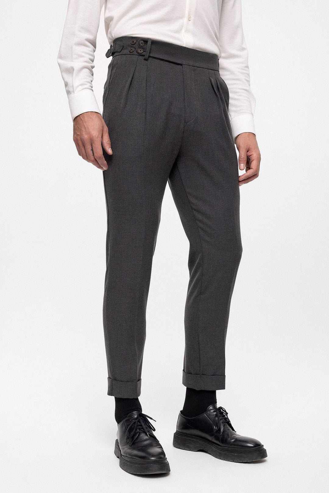 Pantaloni da uomo in tessuto plissettato con cintura con fibbia laterale a vita alta antracite (fidanzato) - Wessi