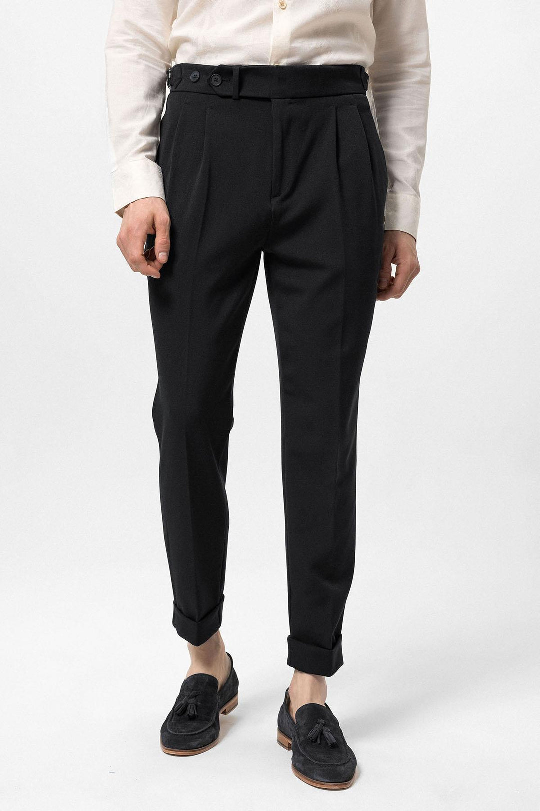 Pantalón carrot fit plisado de cintura alta negro para hombre - Wessi