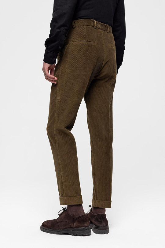 Pantalón de hombre de terciopelo plisado de talle alto en visón - Wessi