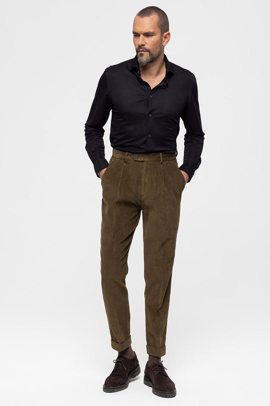 Pantalón de hombre de terciopelo plisado de talle alto en visón - Wessi