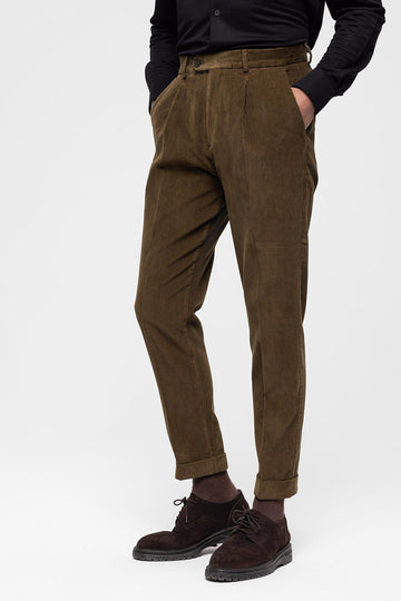 Pantalón de hombre de terciopelo plisado de talle alto en visón - Wessi