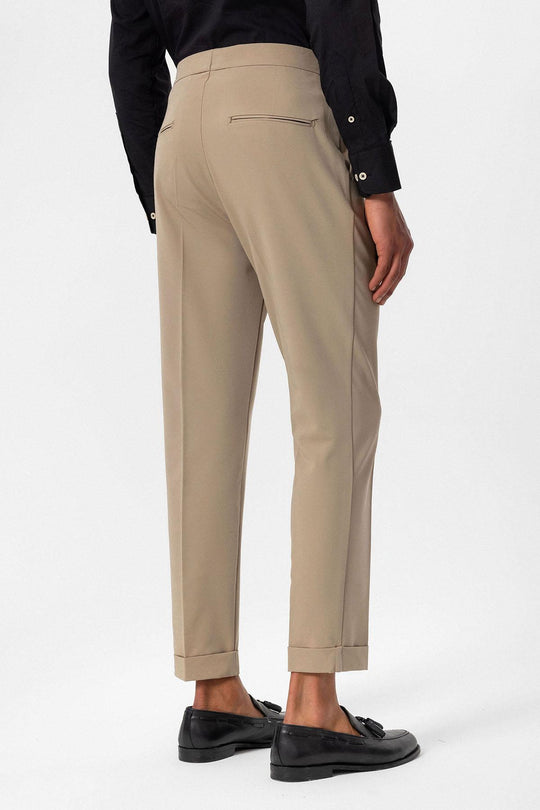 Pantalón Hombre Beige Talle Alto Plisado Con Cinturón - Wessi