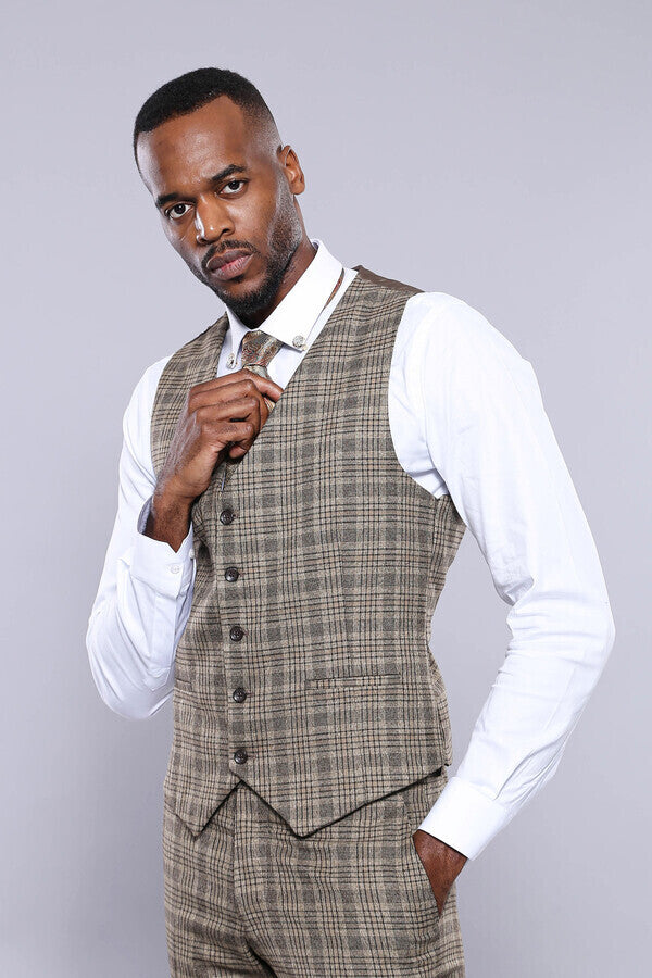 Checked Beige Vest | Wessi